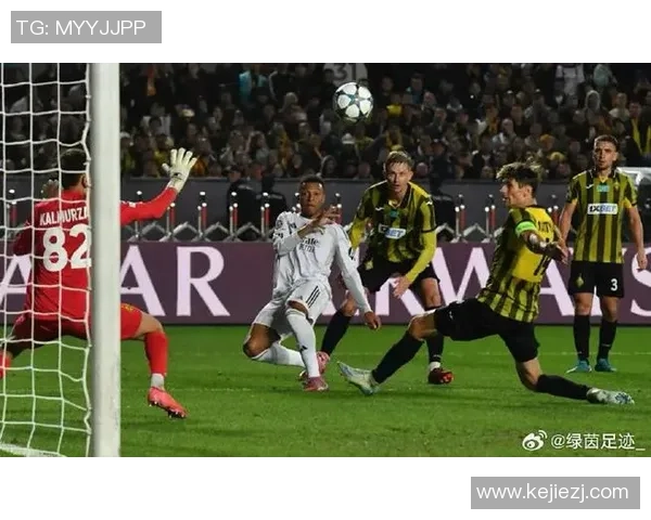 国王杯激战热刺与皇马战平双方防线坚固引发全场热议