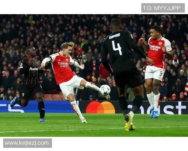 中超精彩对决拜仁与阿森纳战成平局逆转瞬间引发全场热烈反响