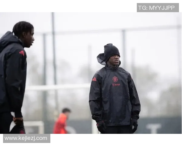 欧联杯惊心动魄曼城逆转里昂全场沸腾的精彩瞬间回顾