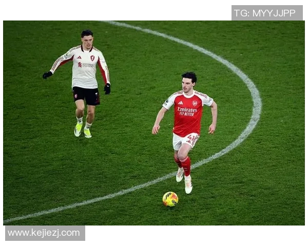 英超焦点战巴萨与利物浦握手言和赛后点评引发热议