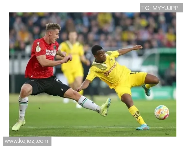 意甲激战:里昂狂胜多特蒙德6-2乌龙球瞬间点燃全场激情 意甲激战:里昂狂胜多特蒙德6-2乌龙球瞬间点燃全场激情